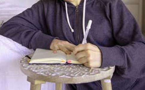 �������졷�x��У�ͨ��19ƪ��