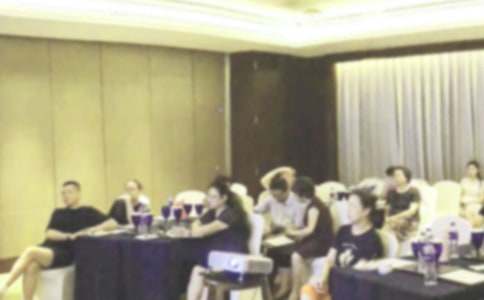 Ʒ�b��(hu��)�I(l��ng)��(d��o)�l(f��)�Ը�